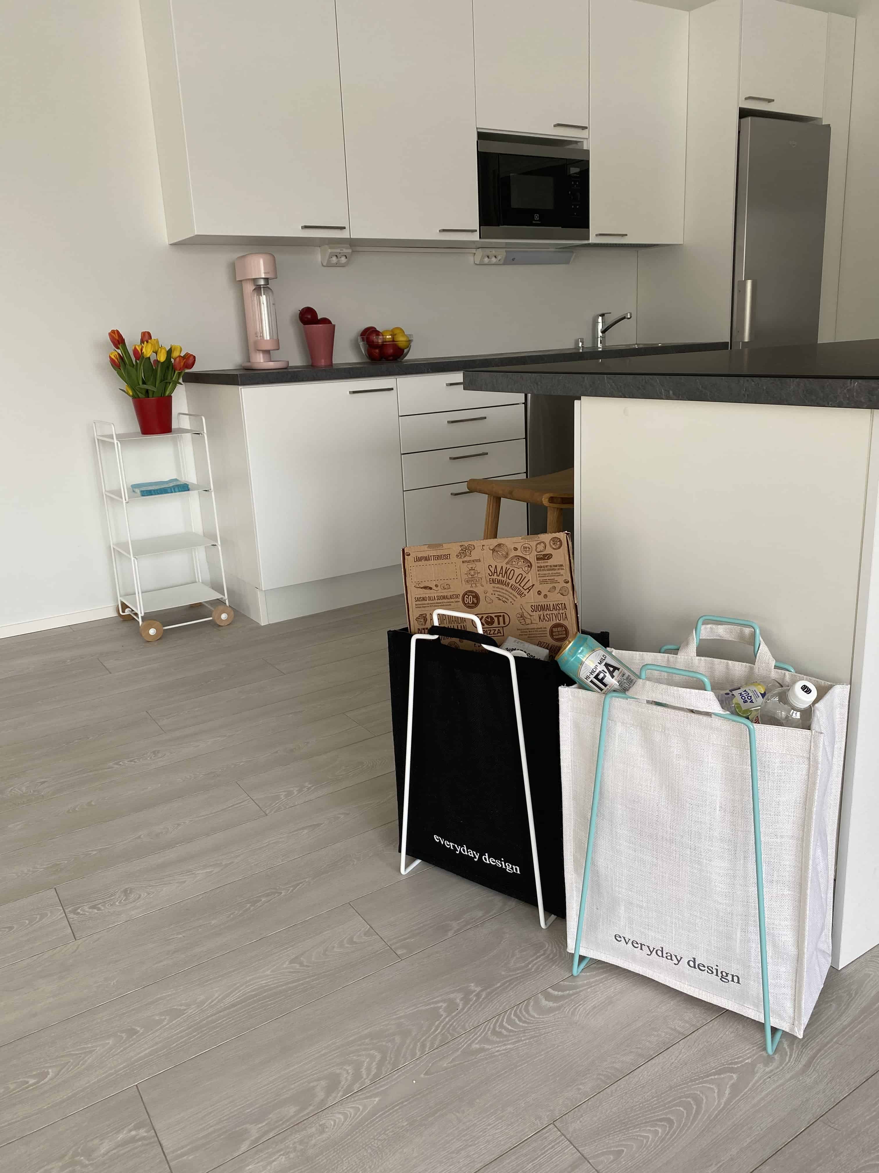 HELSINKI-Papiertütenhalter türkis mit Jutetasche