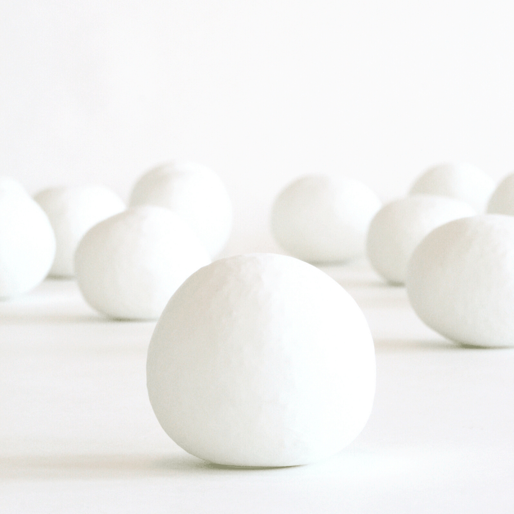 Knirschende Schneebälle