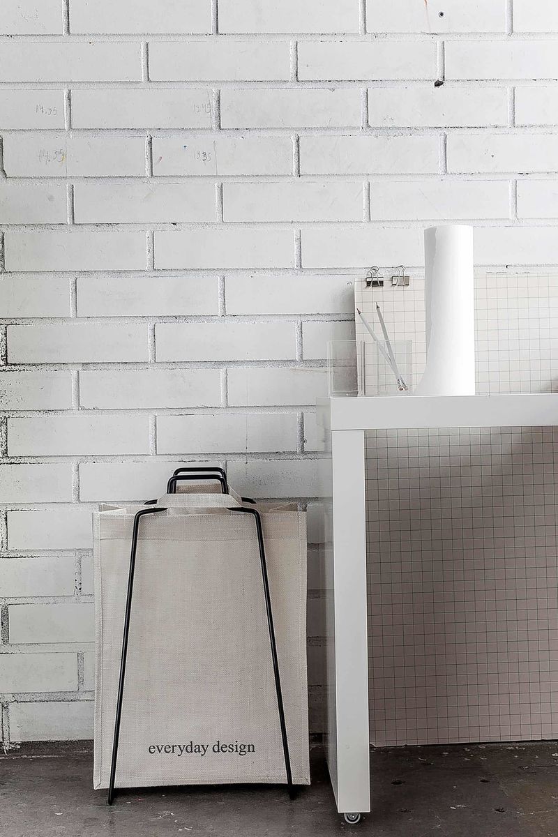 Multifunktionale IVALO-Ablage schwarz