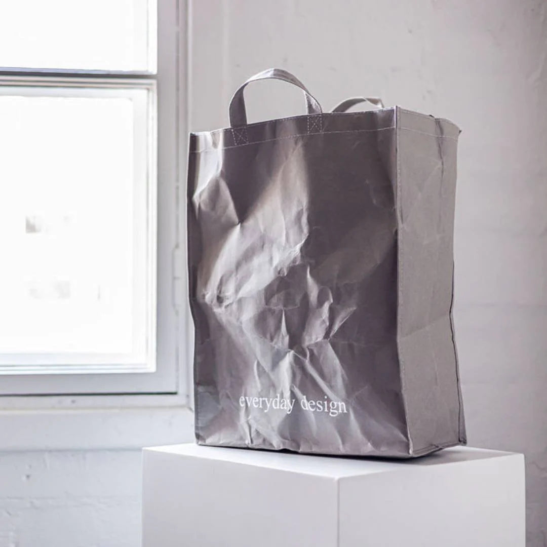 HELSINKI-Papiertütenhalter rot und eine waschbare Papiertasche