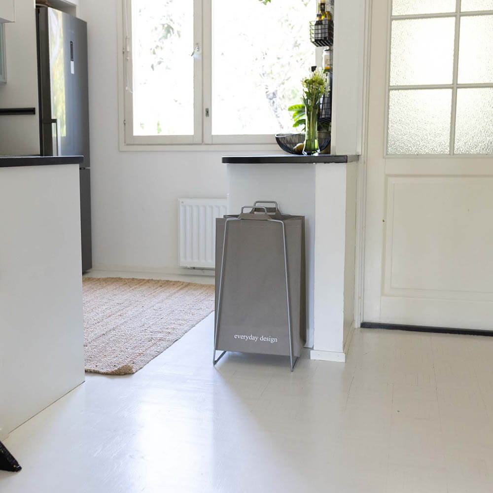 TURKU XL Halter silber und eine waschbare Papiertasche