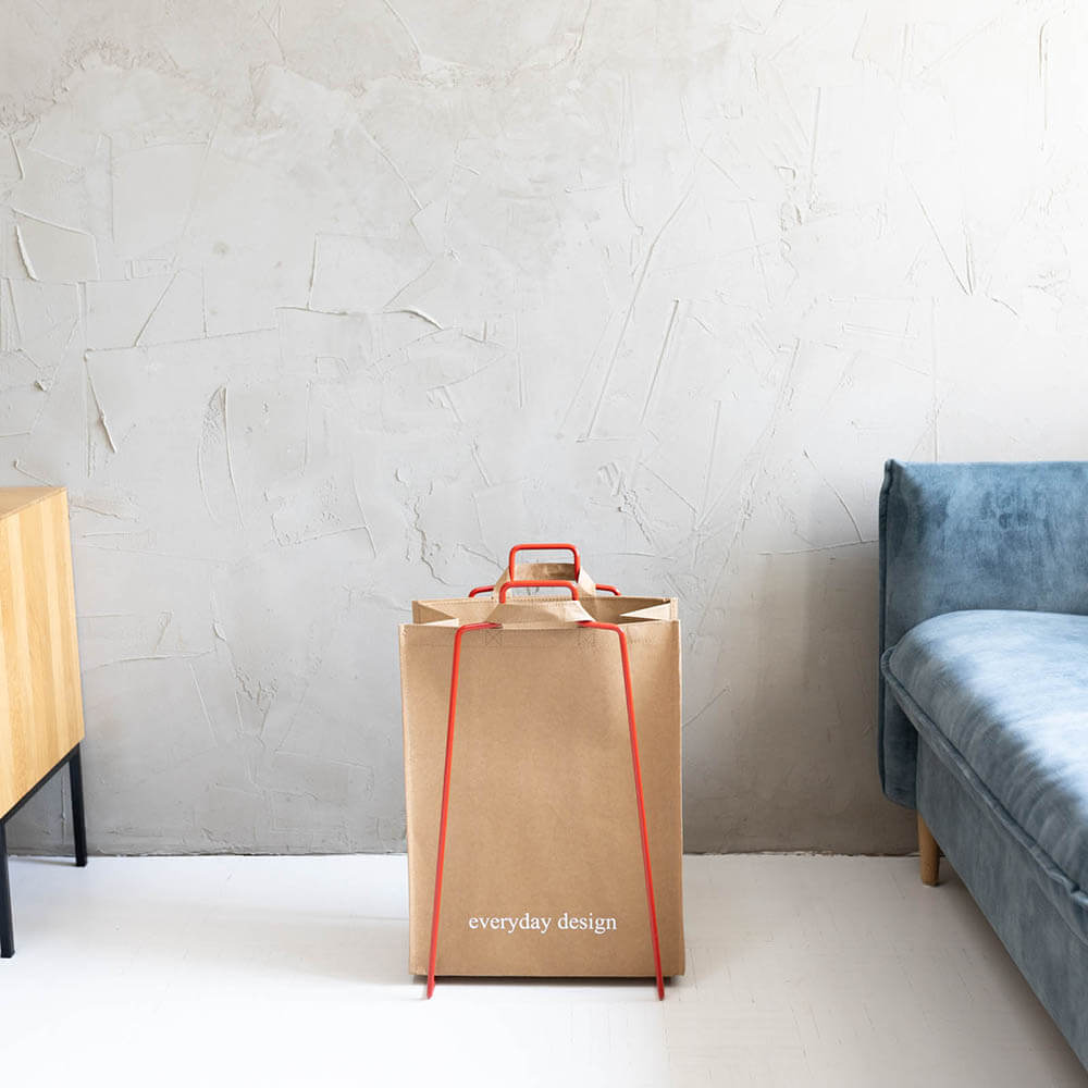 HELSINKI-Papiertütenhalter rot und eine waschbare Papiertasche