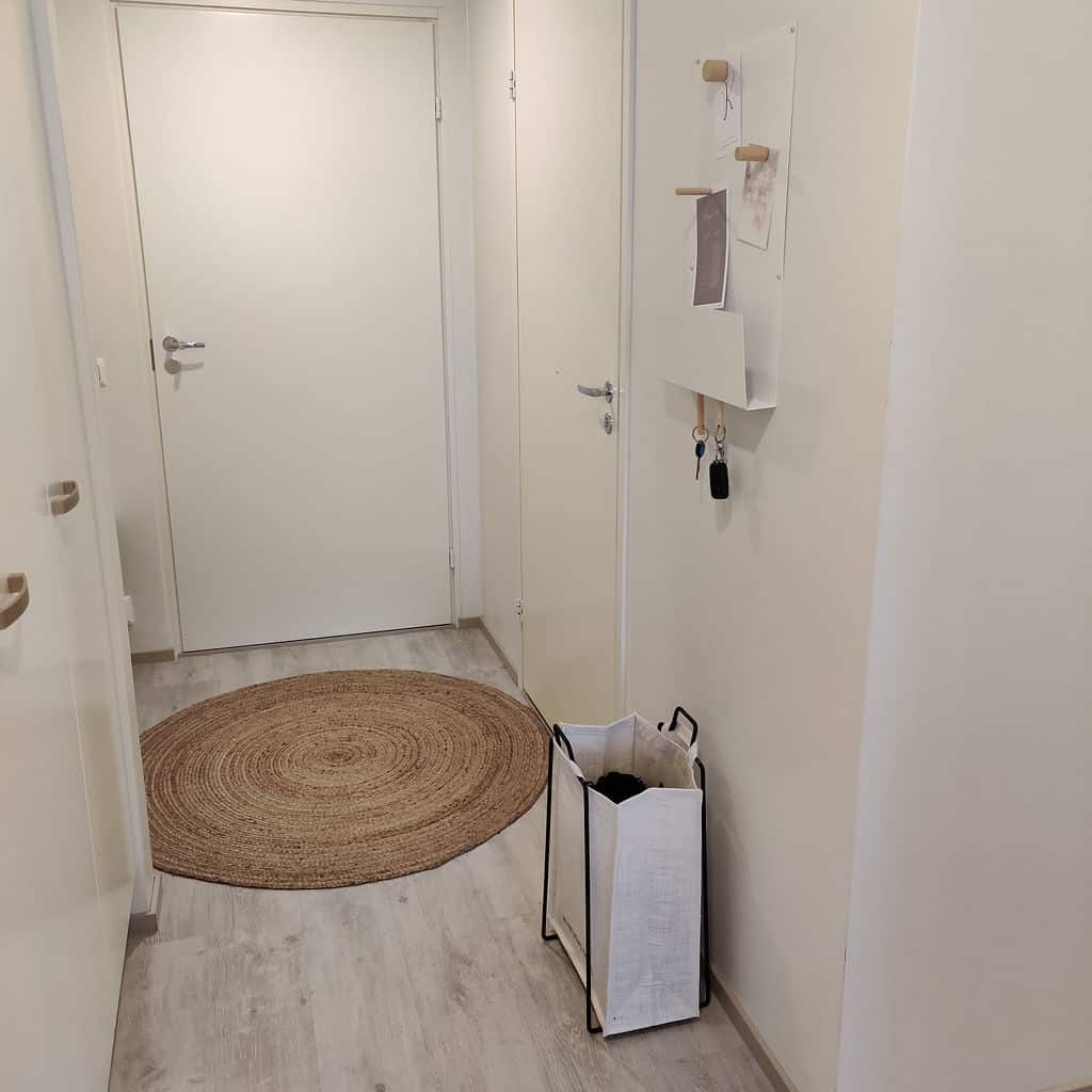 Multifunktionale IVALO-Ablage schwarz