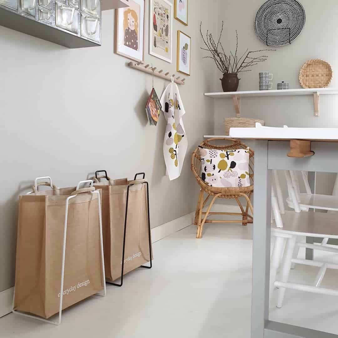 Multifunktionale IVALO-Ablage schwarz