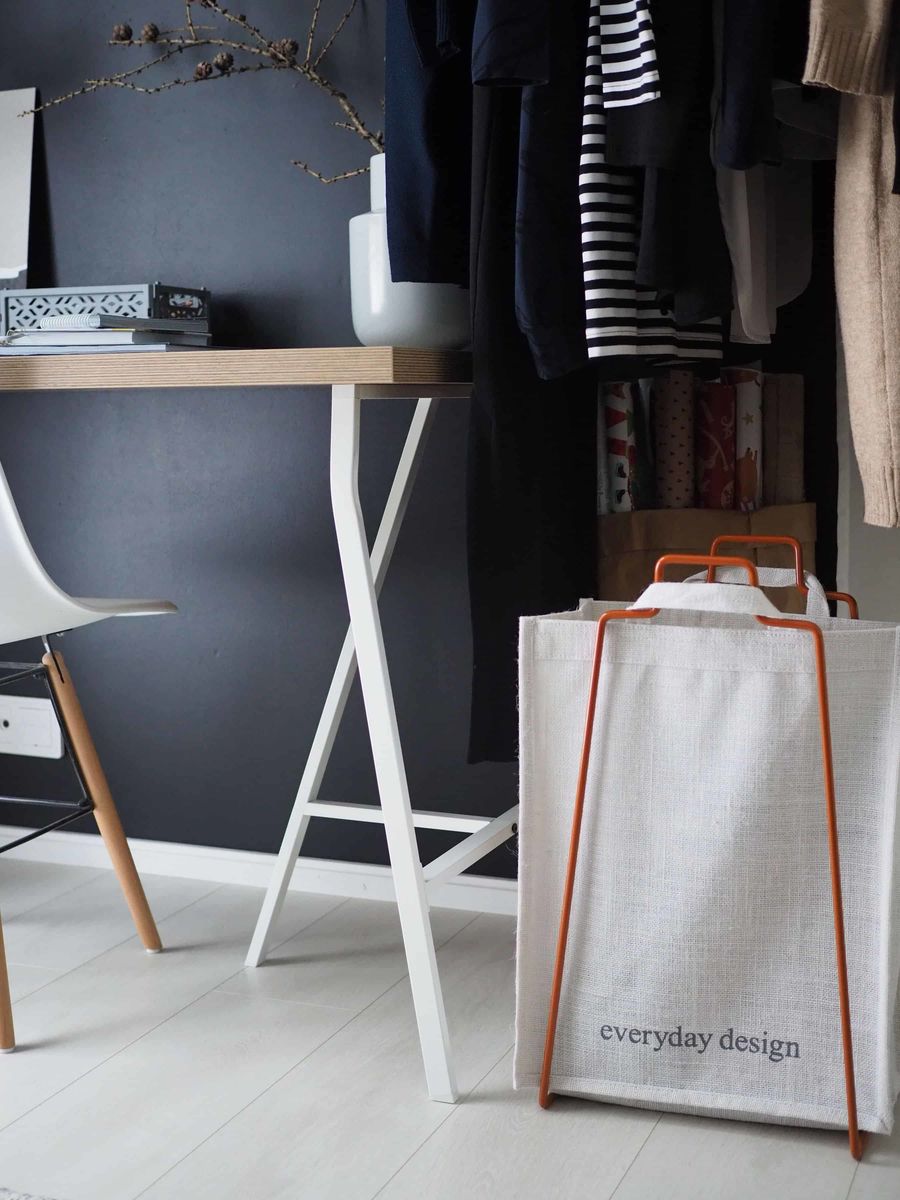 HELSINKI-Papiertütenhalter karamellbraun mit Jutetasche