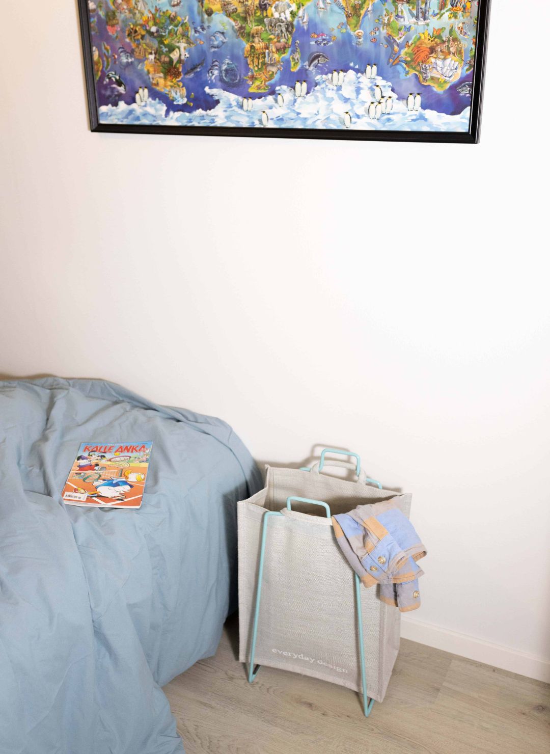 HELSINKI-Papiertütenhalter türkis﻿ mit Jutetasche