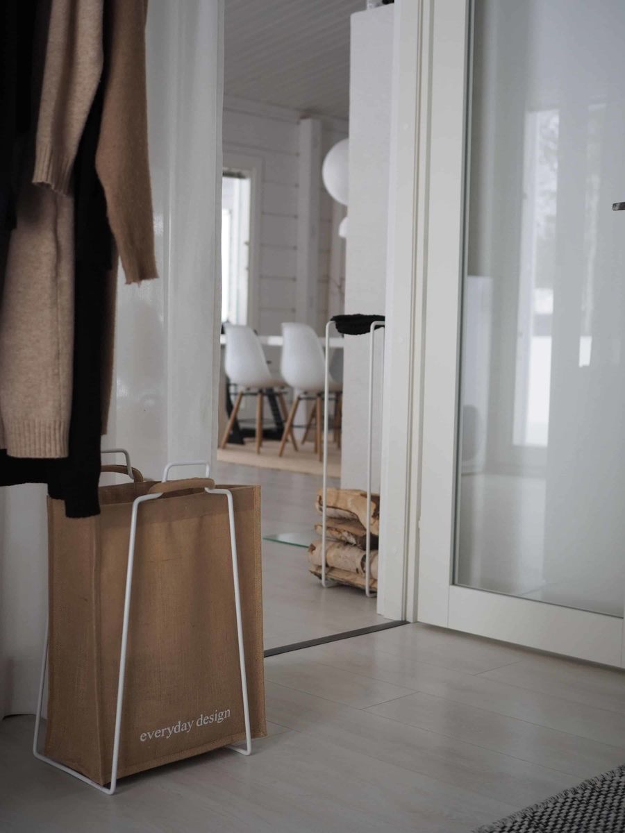 HELSINKI-Halter Weiß mit Jutetasche