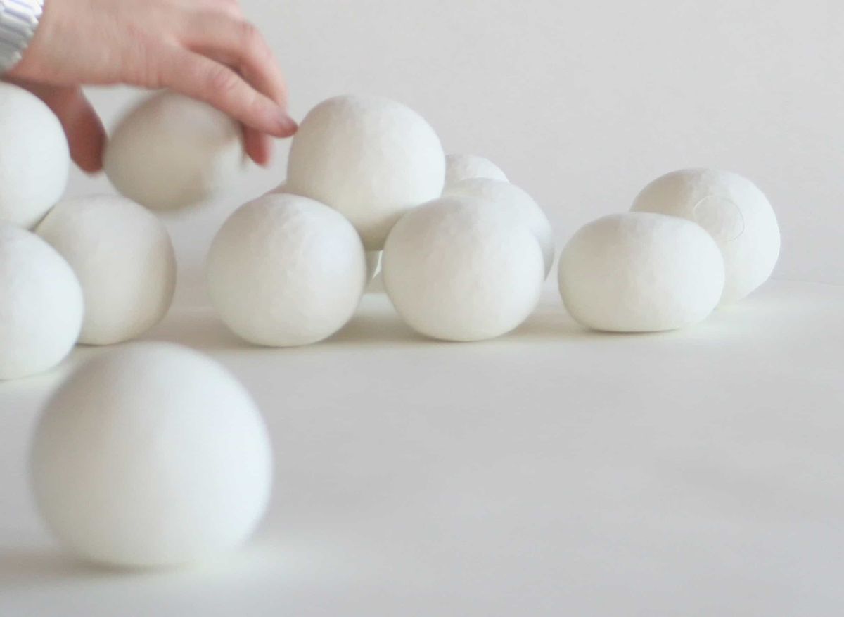 Knirschende Schneebälle