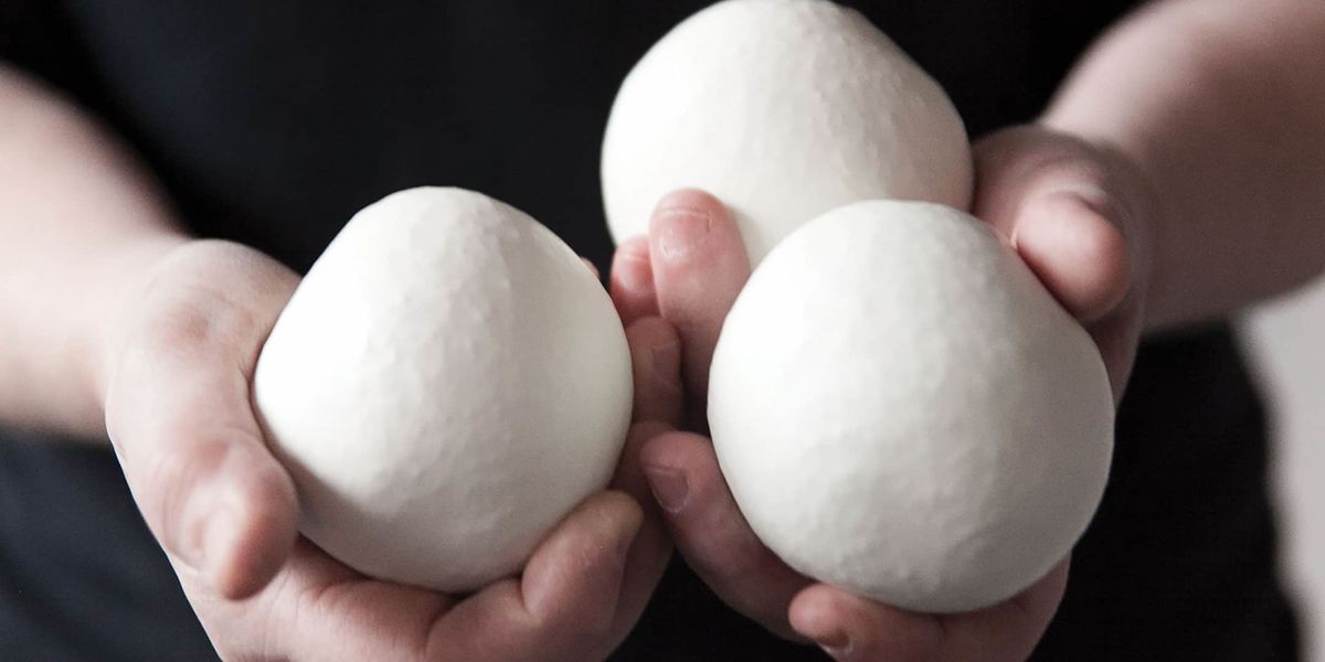 Knirschende Schneebälle